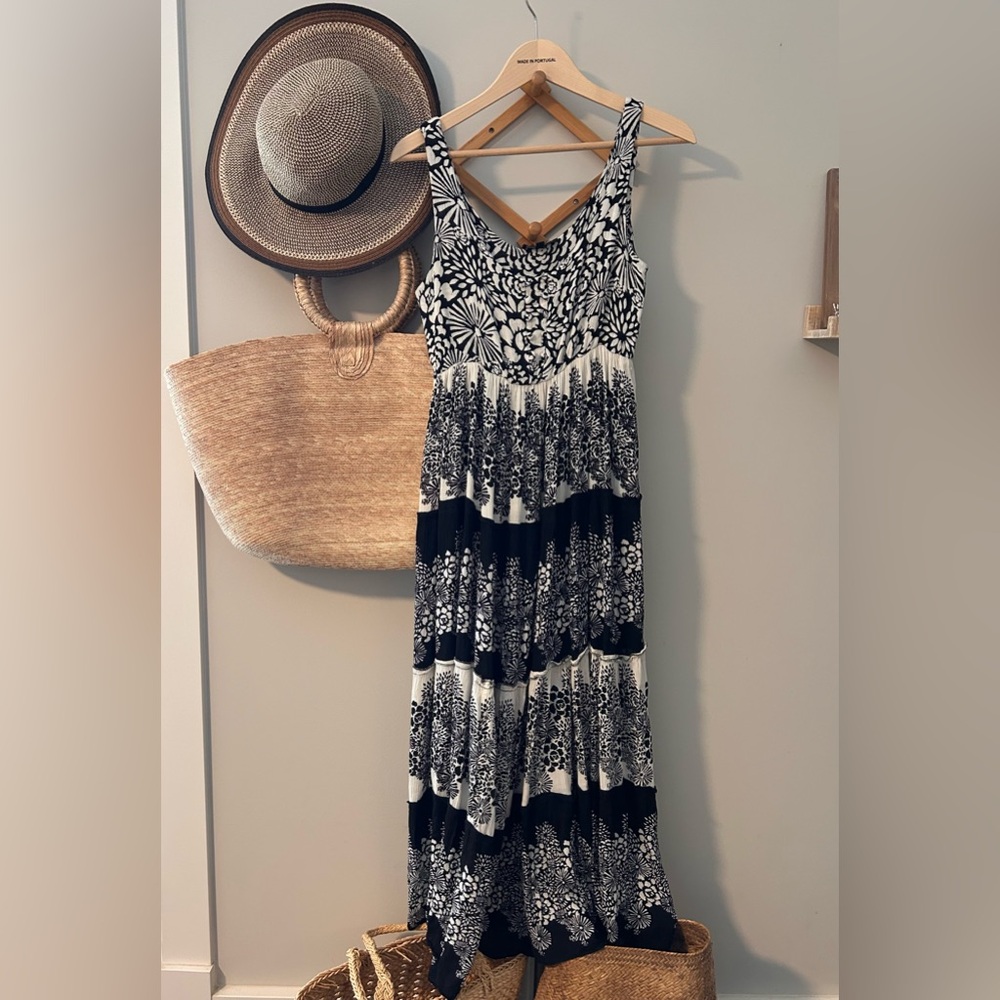 Papa Vancouver Black & White Floral Gauzy Rayon Tiered Midi Dress – Size S